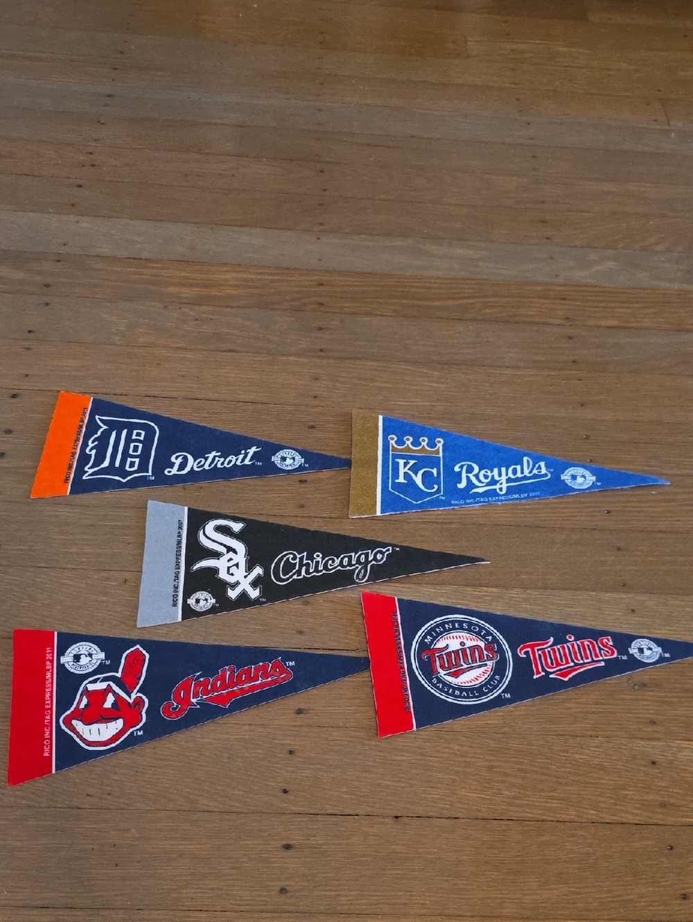 MLB AL Central Team Mini Pennant Set Of 5 - 4"x9"